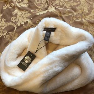 NWT Vince Camuto Ivory Neck Scarf